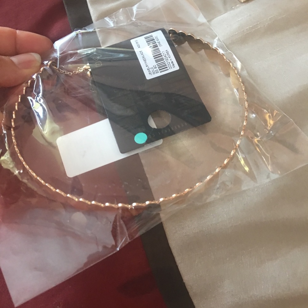 Forever 21 heart silhouette collar chocker - Picture 3 of 3
